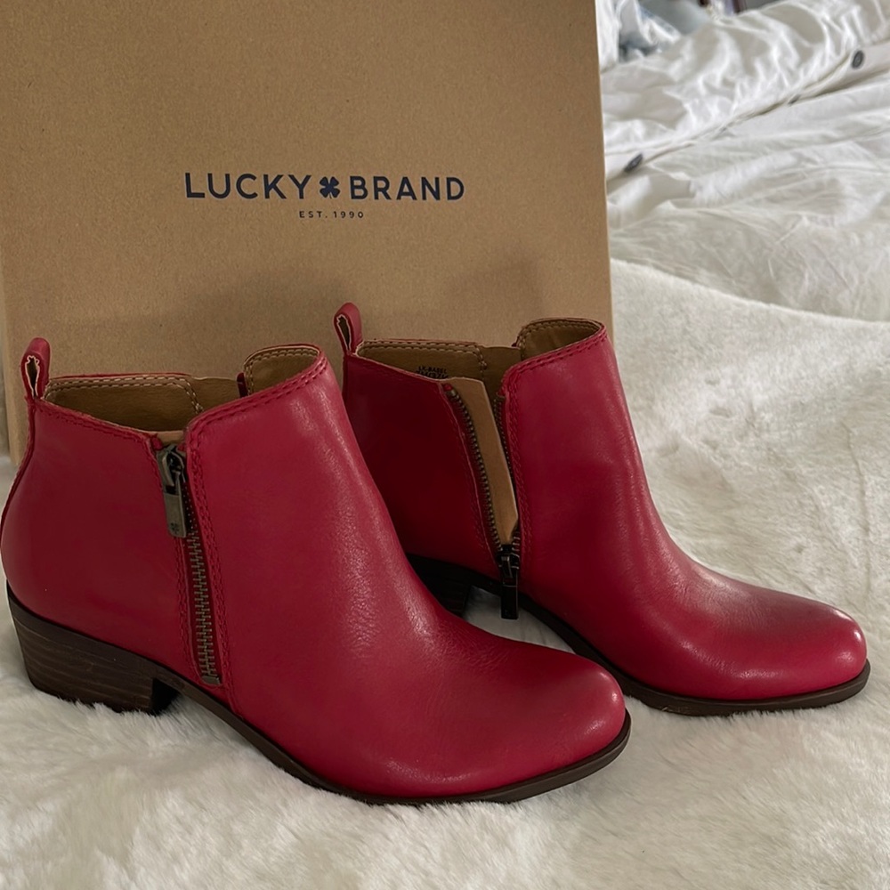 nwot Lucky Brand Red leather ankle boots sz 7